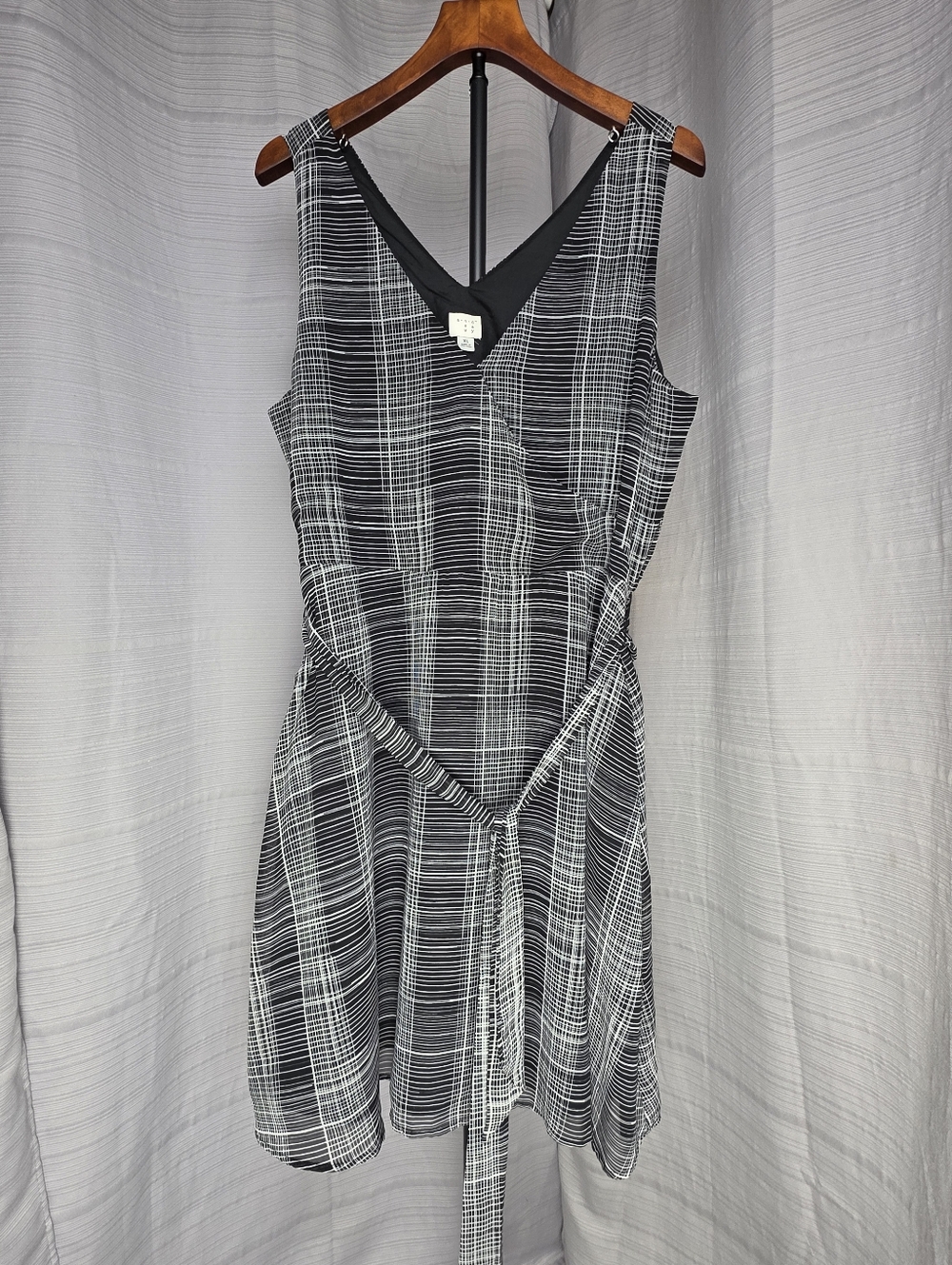 Black Plaid Surplice Dress XL Fit And Flare Minimalist Lightweight Sleevelessnew